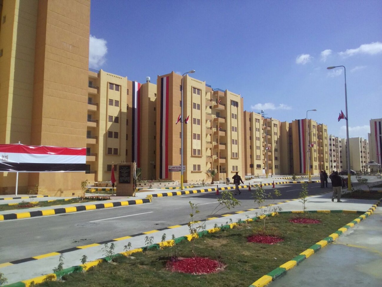 وزير الإسكان يتابع الموقف التنفيذي لعددٍ من مشروعات مدينة طيبة الجديدة